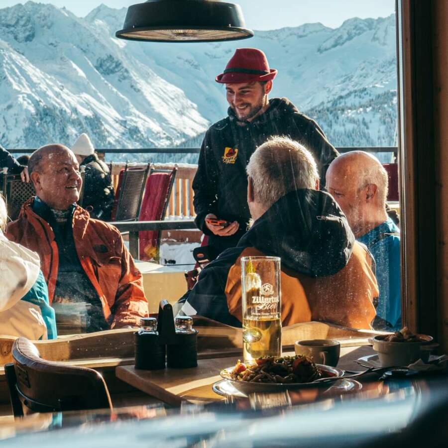 Bar Terrasse Skigebiet Zillertal Arena